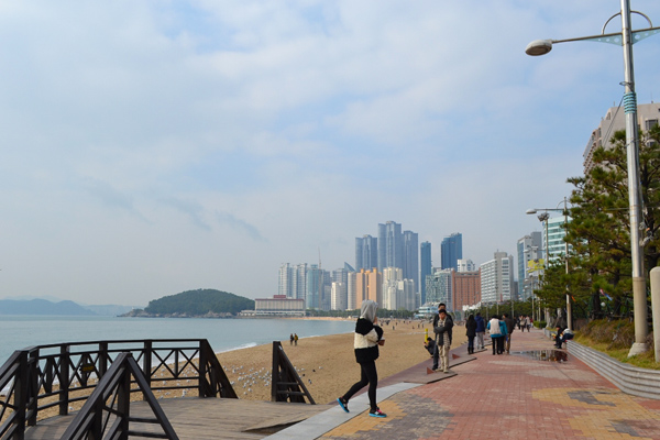 釜山のリゾート「海雲台ビーチ」